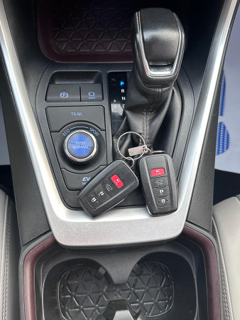 Toyota RAV 4 2020  White LHD Hybrid AT SUV Crossover 2WD view 3