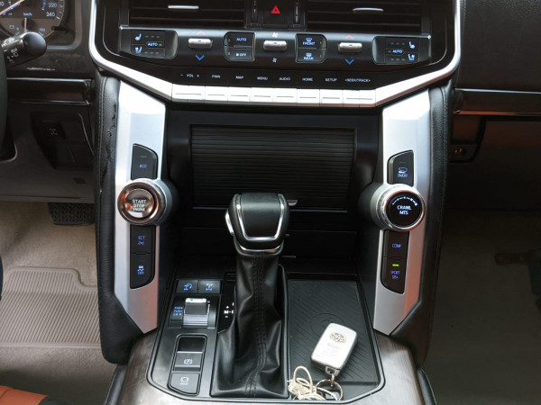 Toyota Land Cruiser 2011  Black LHD Petrol AT SUV 4WD view 16
