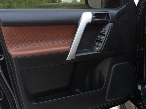 Toyota Prado 2017  Black LHD Petrol AT SUV 4WD view 6