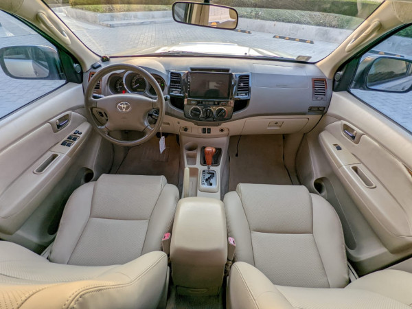 Toyota Fortuner 2008/ Silver LHD Petrol AT SUV 4WD view 7