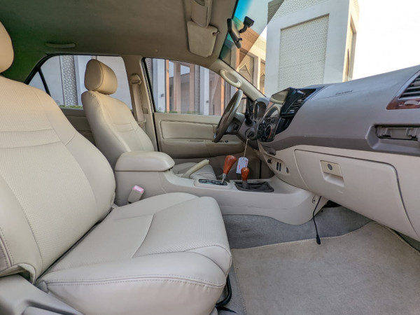 Toyota Fortuner 2008/ Silver LHD Petrol AT SUV 4WD view 10