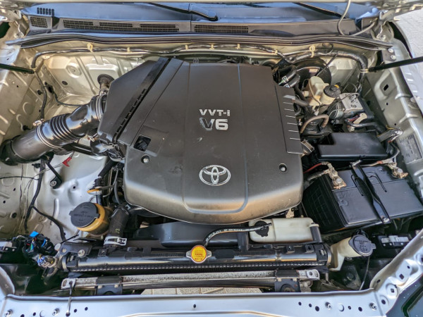 Toyota Fortuner 2008/ Silver LHD Petrol AT SUV 4WD view 11