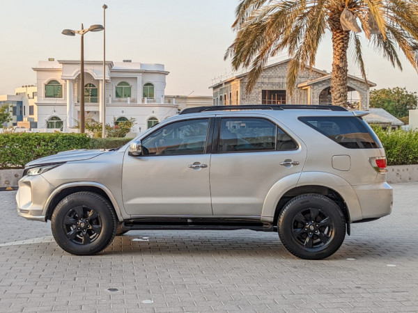 Toyota Fortuner 2008/ Silver LHD Petrol AT SUV 4WD view 19
