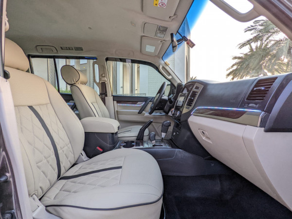 Mitsubishi Pajero 2016  Brown LHD Petrol AT SUV 4WD view 3