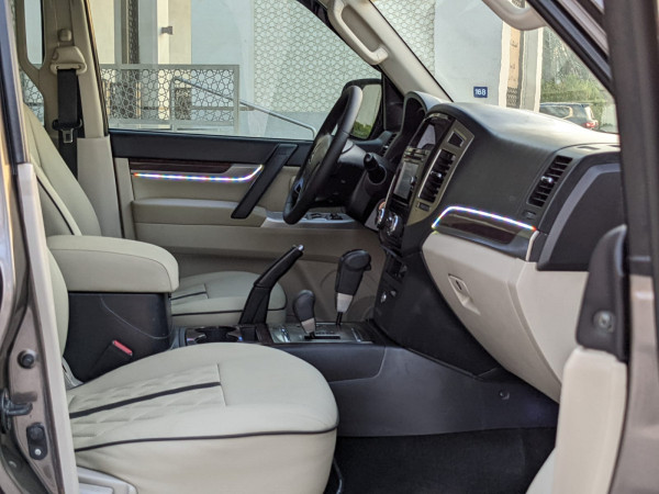 Mitsubishi Pajero 2016  Brown LHD Petrol AT SUV 4WD view 5