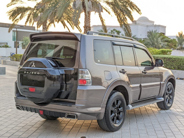 Mitsubishi Pajero 2016  Brown LHD Petrol AT SUV 4WD view 18