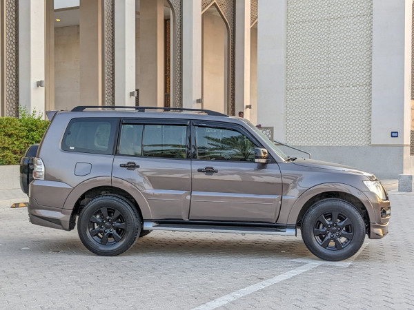 Mitsubishi Pajero 2016  Brown LHD Petrol AT SUV 4WD view 20