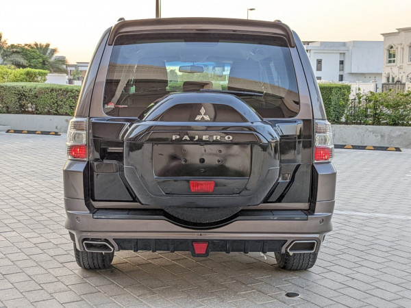 Mitsubishi Pajero 2016  Brown LHD Petrol AT SUV 4WD view 21