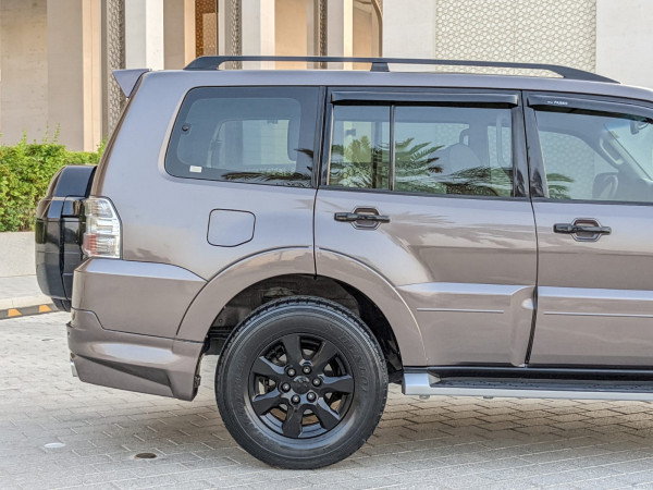 Mitsubishi Pajero 2016  Brown LHD Petrol AT SUV 4WD view 23