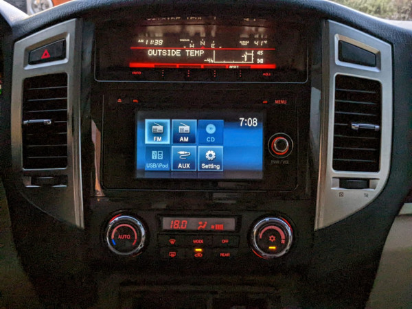 Mitsubishi Pajero 2016/ White LHD Petrol AT SUV 4WD view 9
