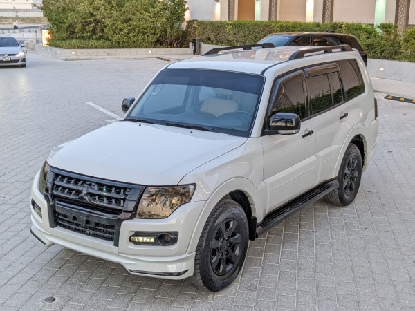 Mitsubishi Pajero 2016/ White LHD Petrol AT SUV 4WD view 12