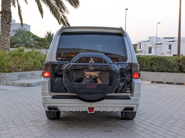 Mitsubishi Pajero 2016/ White LHD Petrol AT SUV 4WD view 13