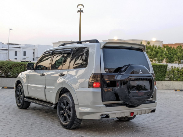 Mitsubishi Pajero 2016/ White LHD Petrol AT SUV 4WD view 15