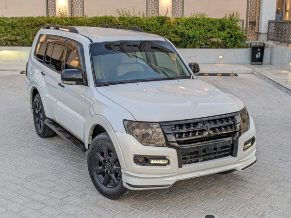 Mitsubishi Pajero 2016/ White LHD Petrol AT SUV 4WD view 17