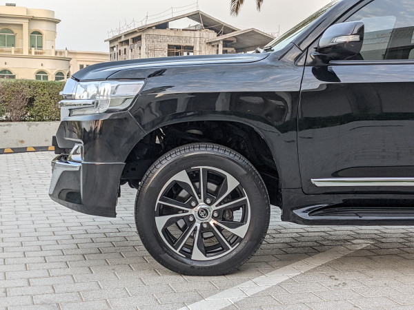 Toyota Land Cruiser 2019  Black LHD Petrol AT SUV 4WD view 3
