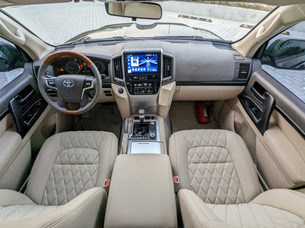 Toyota Land Cruiser 2019  Black LHD Petrol AT SUV 4WD view 9