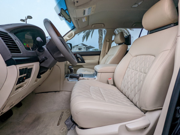 Toyota Land Cruiser 2019  Black LHD Petrol AT SUV 4WD view 10