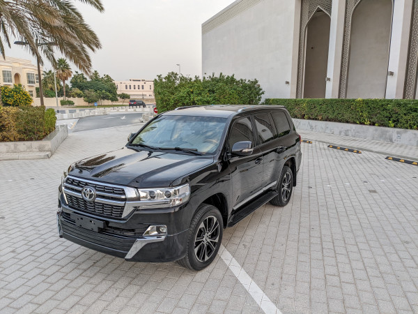 Toyota Land Cruiser 2019  Black LHD Petrol AT SUV 4WD view 18