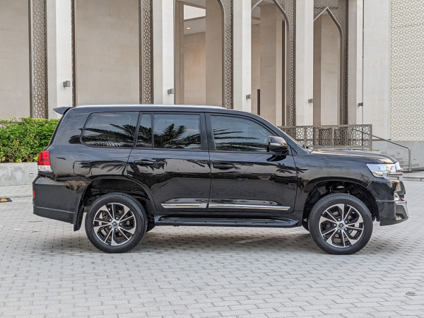 Toyota Land Cruiser 2019  Black LHD Petrol AT SUV 4WD view 22