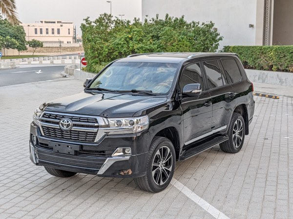 Toyota Land Cruiser 2019  Black LHD Petrol AT SUV 4WD view 23