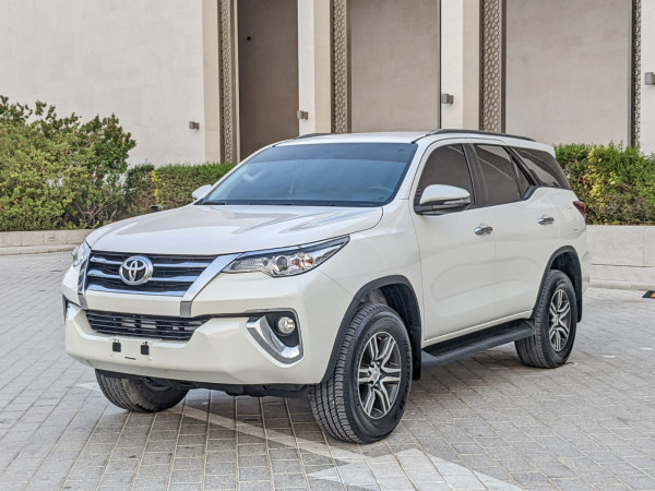 Toyota Fortuner 2018  White LHD Petrol AT SUV 4WD