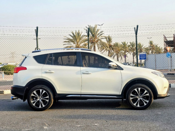 Toyota RAV 4 2014  White LHD Petrol AT SUV Crossover 2WD view 3