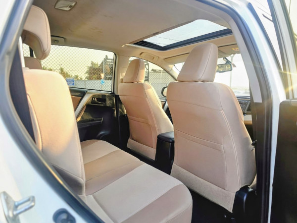 Toyota RAV 4 2014  White LHD Petrol AT SUV Crossover 2WD view 5