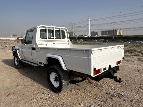 Toyota Land Cruiser Pickup 2016  White RHD Diesel MT Pickup 4WD view 3