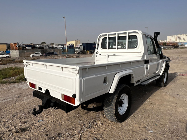 Toyota Land Cruiser Pickup 2016  White RHD Diesel MT Pickup 4WD view 4