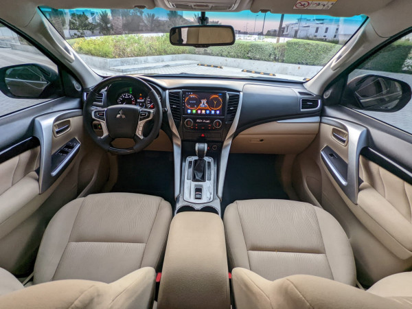 Mitsubishi Montero 2017/ Brown LHD Petrol AT SUV 2WD view 3