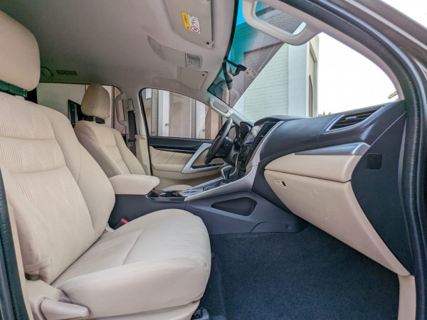 Mitsubishi Montero 2017/ Brown LHD Petrol AT SUV 2WD view 4