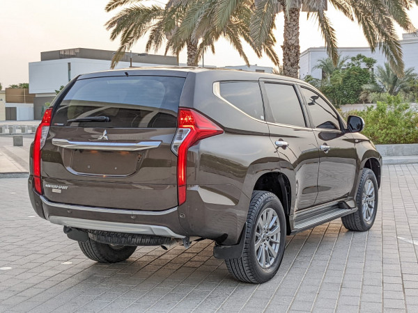 Mitsubishi Montero 2017/ Brown LHD Petrol AT SUV 2WD view 14