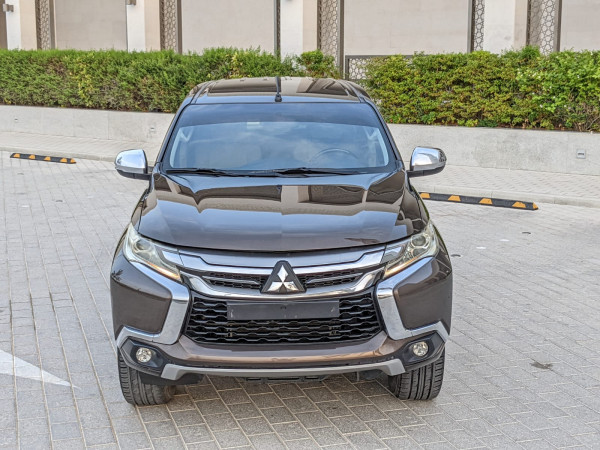 Mitsubishi Montero 2017/ Brown LHD Petrol AT SUV 2WD view 15