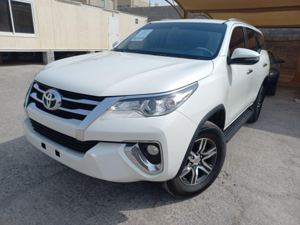 Toyota Fortuner 2020  White LHD Petrol AT SUV 4WD