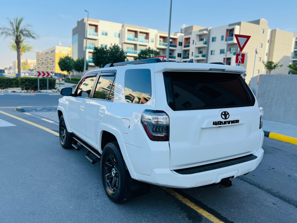 Toyota 4-Runner 2021  White LHD Petrol AT SUV 4WD view 6