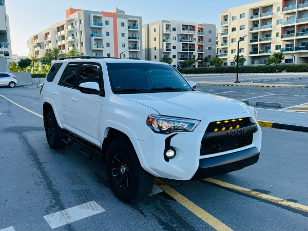 Toyota 4-Runner 2021  White LHD Petrol AT SUV 4WD view 11