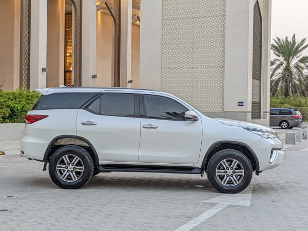 Toyota Fortuner 2016  White LHD Petrol AT SUV 4WD view 18