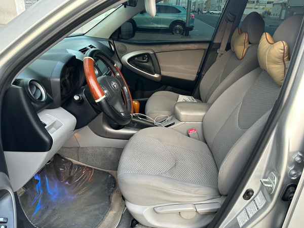 Toyota RAV 4 2008/ Silver LHD Petrol AT SUV Crossover 4WD view 8