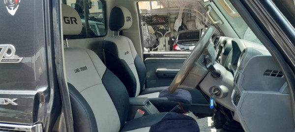 Toyota Land Cruiser Pickup 2017  Grey RHD Diesel MT Pickup 4WD view 2