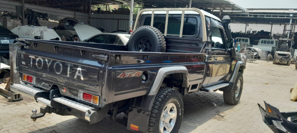Toyota Land Cruiser Pickup 2017  Grey RHD Diesel MT Pickup 4WD view 3
