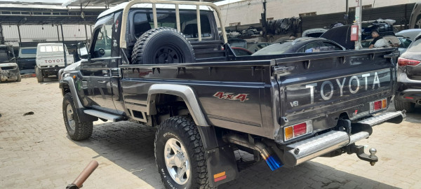Toyota Land Cruiser Pickup 2017  Grey RHD Diesel MT Pickup 4WD view 5