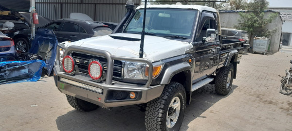 Toyota Land Cruiser Pickup 2017  Grey RHD Diesel MT Pickup 4WD view 7