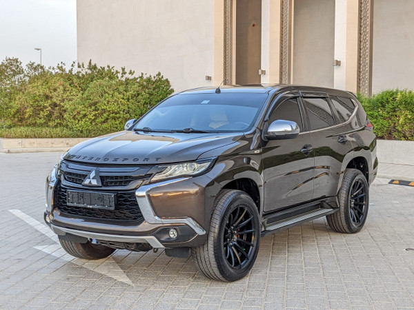 Mitsubishi Montero 2016  Brown LHD Petrol AT SUV 2WD