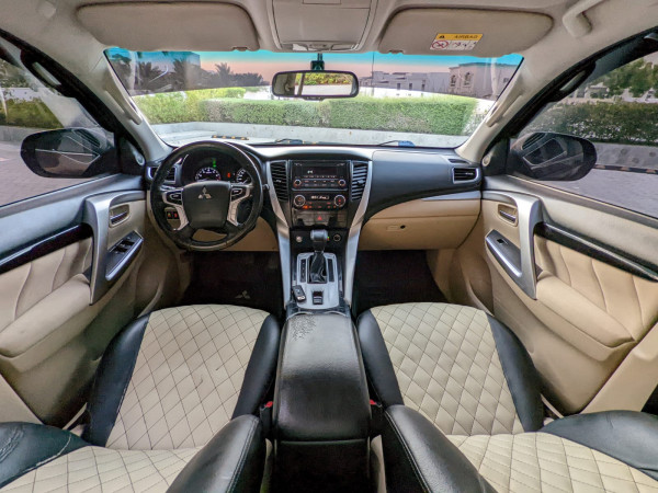 Mitsubishi Montero 2016  Brown LHD Petrol AT SUV 2WD view 8