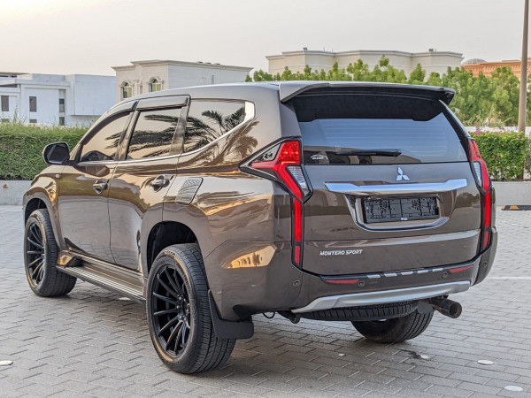 Mitsubishi Montero 2016  Brown LHD Petrol AT SUV 2WD view 12