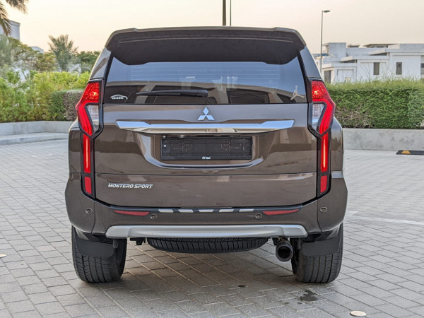 Mitsubishi Montero 2016  Brown LHD Petrol AT SUV 2WD view 17