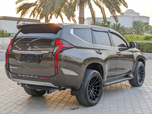 Mitsubishi Montero 2016  Brown LHD Petrol AT SUV 2WD view 18