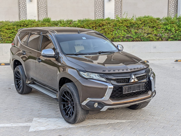Mitsubishi Montero 2016  Brown LHD Petrol AT SUV 2WD view 19