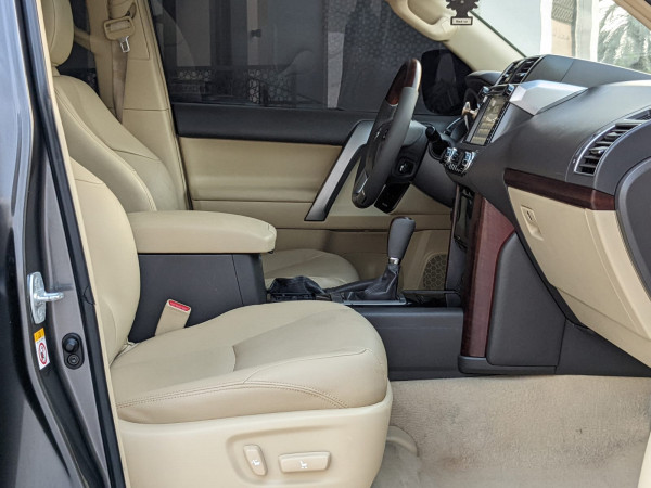 Toyota LAND CRUISER PRADO 2016  Grey LHD Petrol AT SUV 4WD view 4