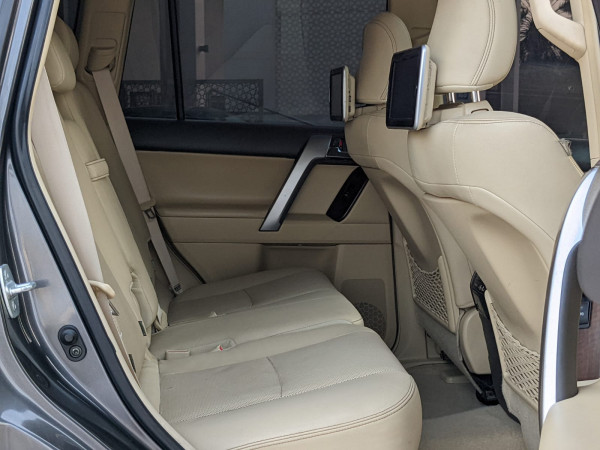 Toyota LAND CRUISER PRADO 2016  Grey LHD Petrol AT SUV 4WD view 6